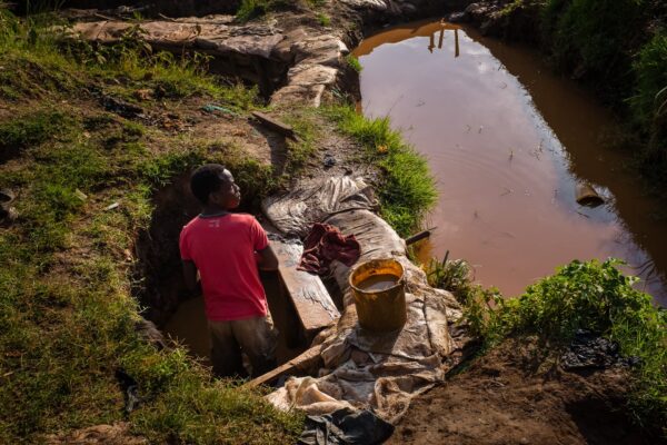 Narok, Kenya; the gold mines of Nyatikile, Gold mining in Lolgorian